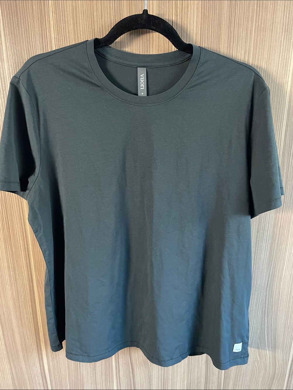 Vuori Women’s Crew Tee — Charcoal Black